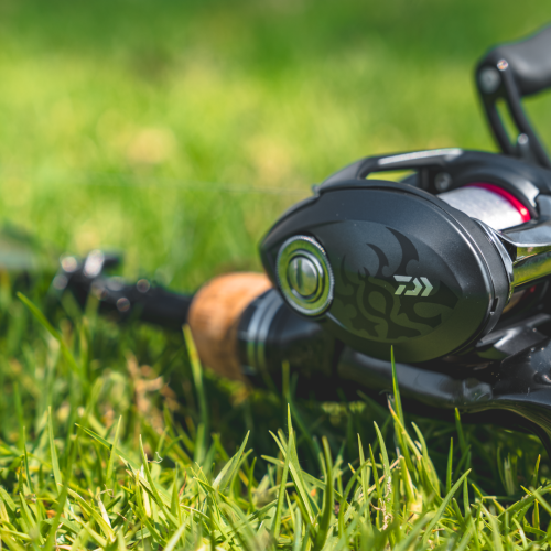 Fishing Reel - Tatula - TATUBF70XH1 - Lifestyle - Grass - Side - Wide - 001.png
